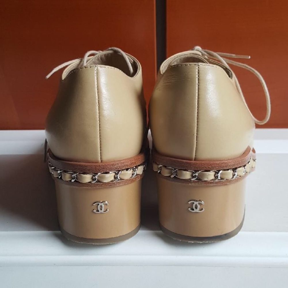 SOLD !!!! CHANEL 24K GOLD PLATED CHAIN OXFORDS - Picture 6 of 8